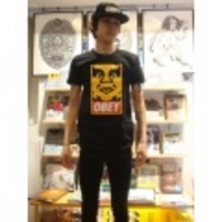 OBEY（オベイ）　Shpard Fairey(シェパード・フェアリー)　ORANGE ICON FACE　Tシャツ　BK