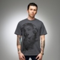 REBEL8（レベル8）／Mike Giant（マイク・ジャイアント）　DIE YOUNG（ダイ・ヤング）　Tシャツ　チャコール