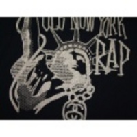 STUSSY：ステューシー　ビッグサイズ　ロゴ＆自由の女神プリントTee　カラー：ネイビー　ネットショップオープンセール半額！　mst25