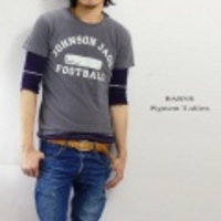 BARNS【バーンズ】ひび割れプリントTシャツ「FOOTBALL」