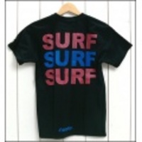 DECEPTION【ディセプション】S/S ロゴプリントＴシャツ「SURFSURFSURF」【40%OFF】