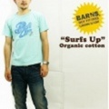BARNS【バーンズ】オーガニックコットンプリントTシャツ「Surfs Up」
